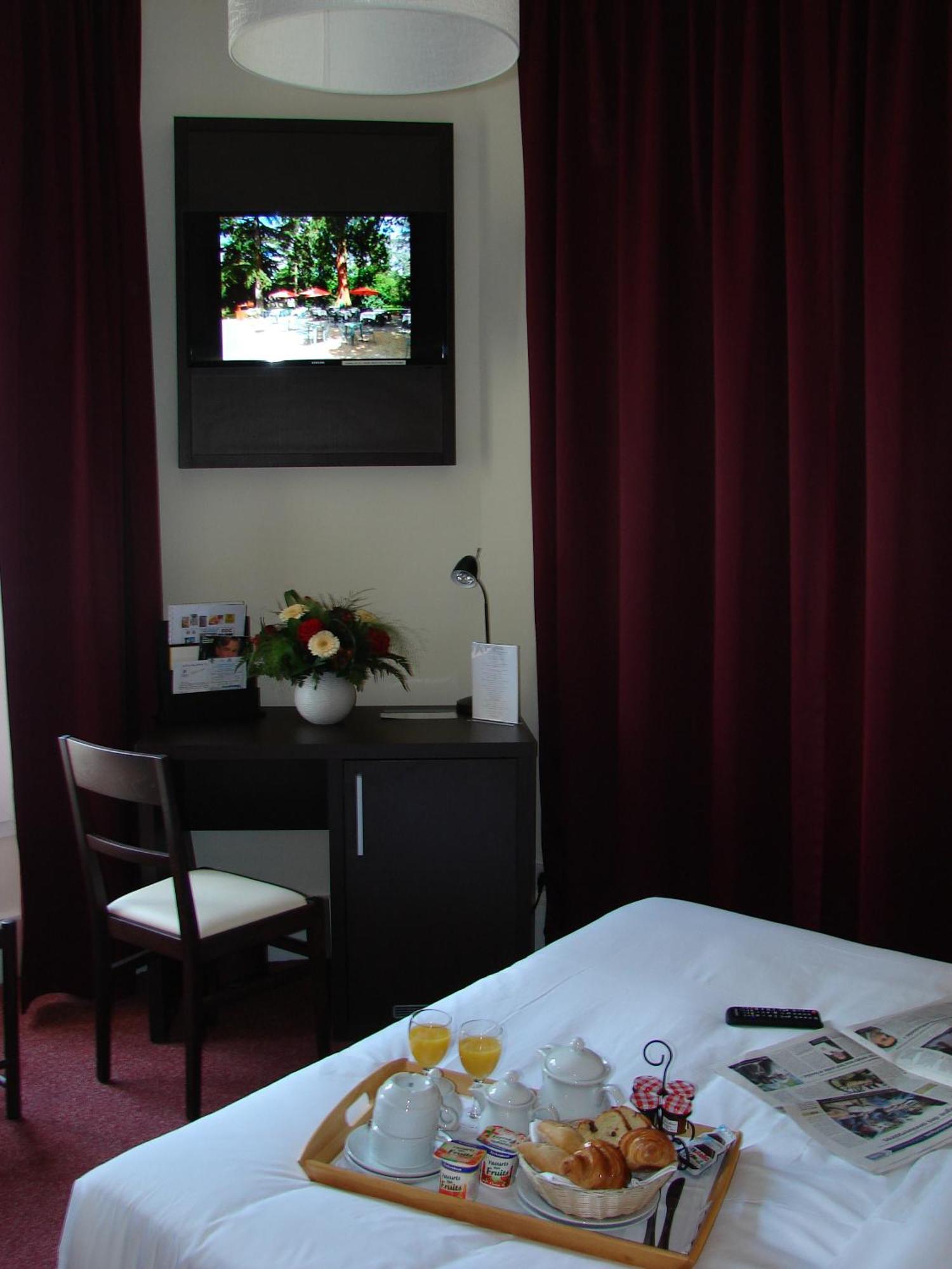 Logis Hotels Restaurants- Villa Des Bordes Clery-Saint-Andre Room photo